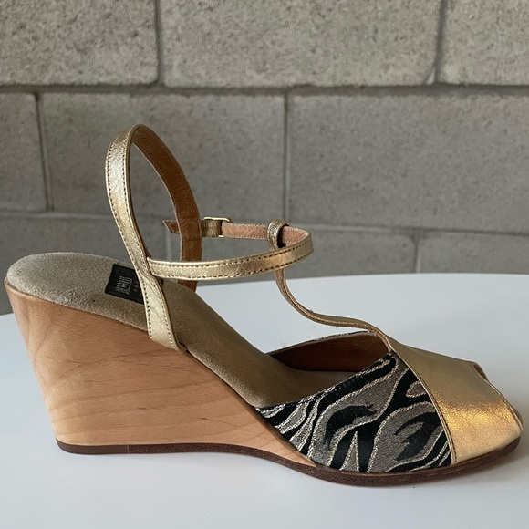Vintage Inspired Gold and Brocade T-Strap Wedge Shoes - Picture 8 of 11
